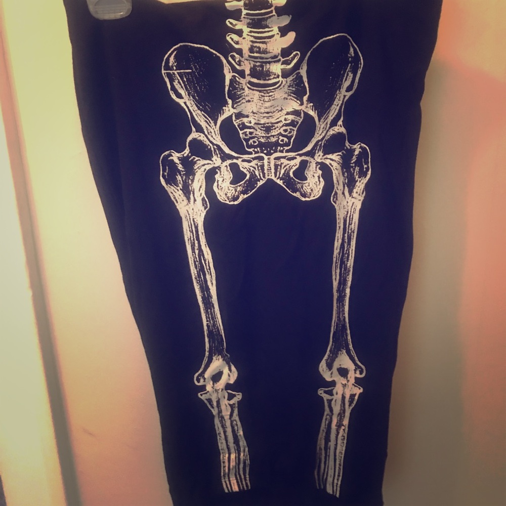 Skeletal print pencil skirt
